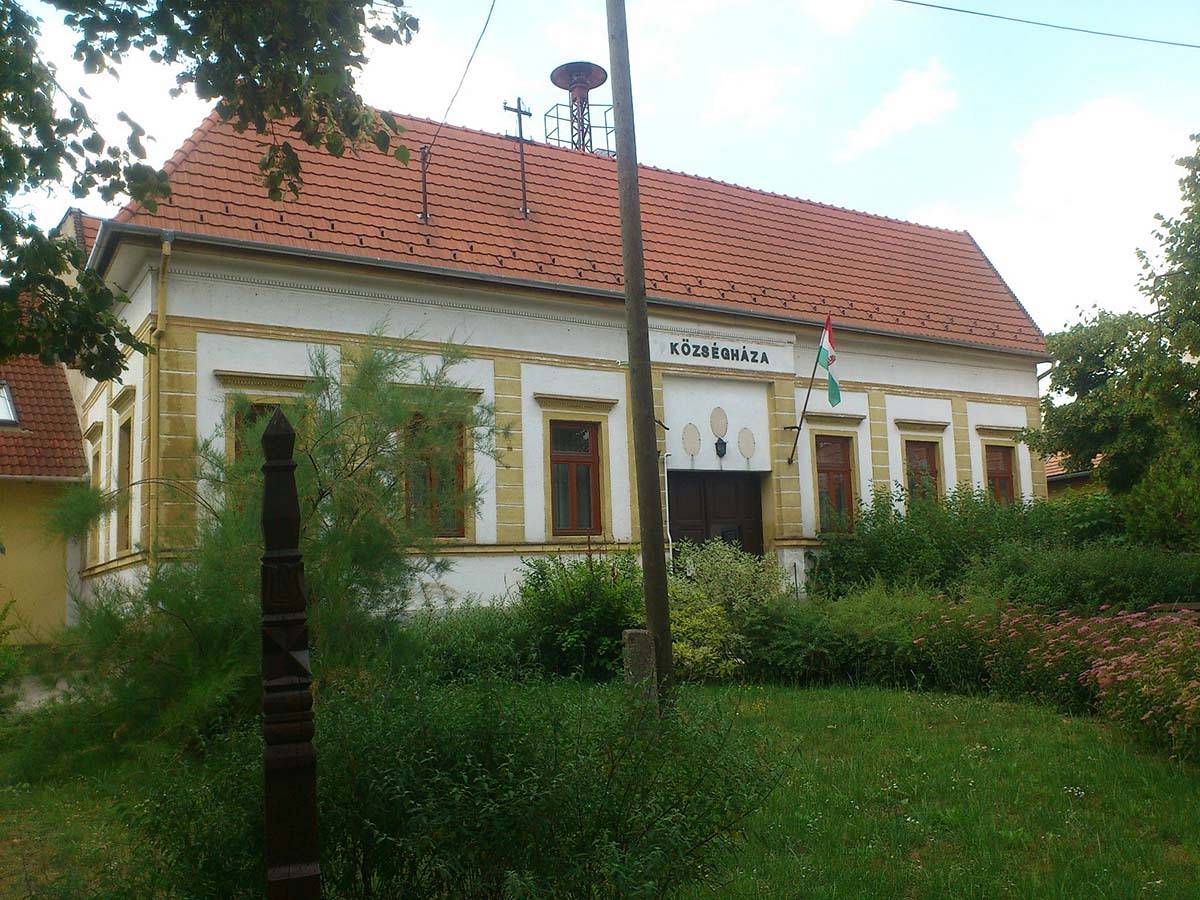 Public Building Energy Modernization in the village of Nagyvázsony - Town hall
