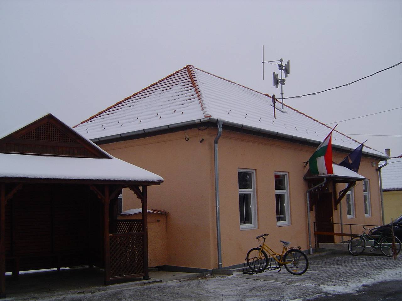Parish hall and  medical station in Hugyag