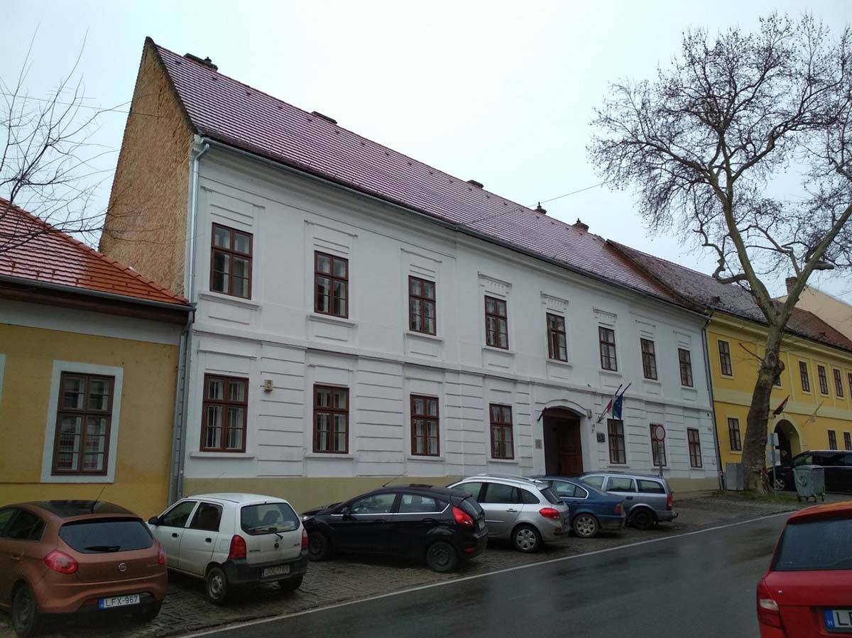 Government Office of Tolna Cunty Szekszárd, Bezerédj utca 1.