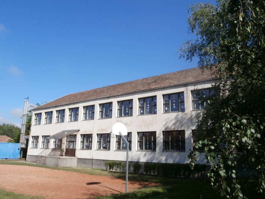 Photovoltaic renewable energy system installation on public buildings in Szurdokpüspöki